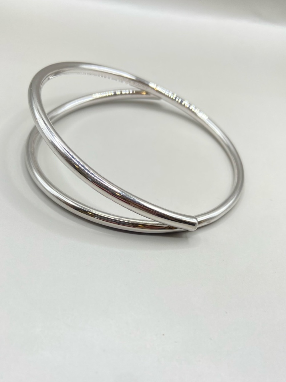 Kendra Scott Myles Bangle Bracelet - Picture 4 of 6